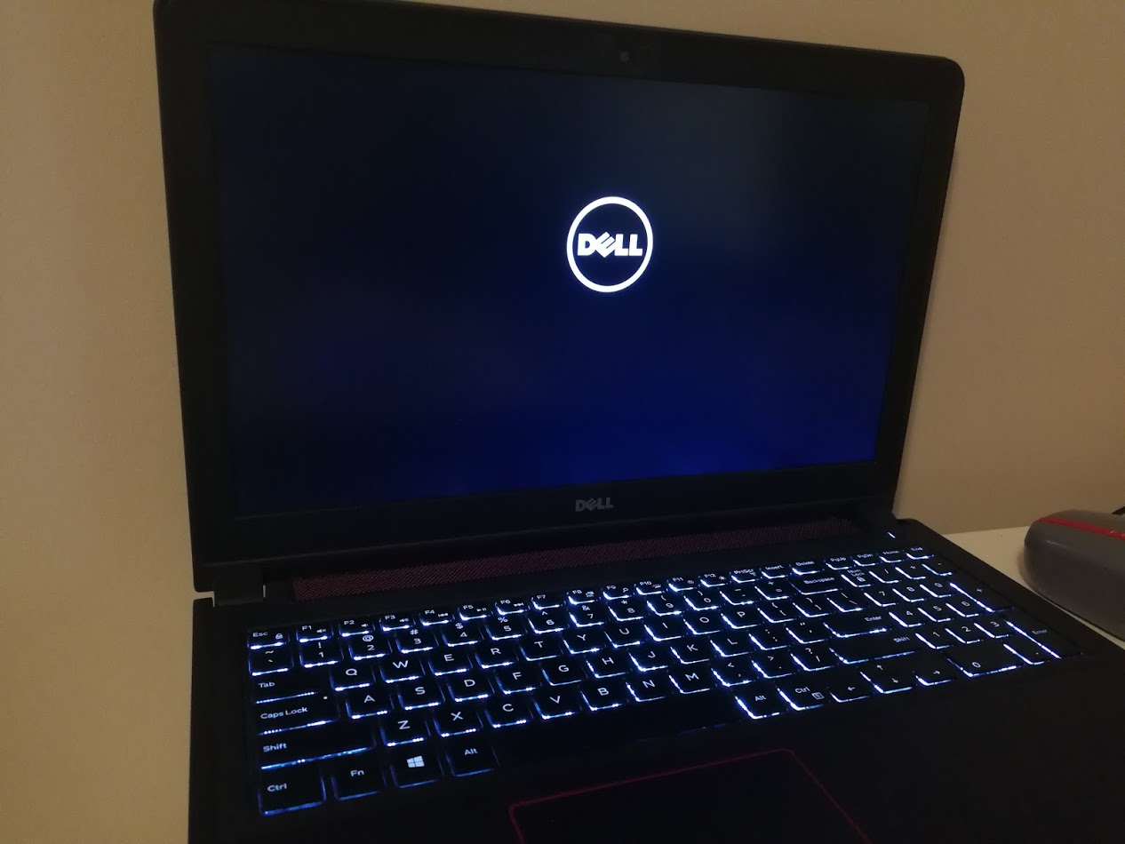 Laptop stuck on Dell screen on startup | DELL Technologies